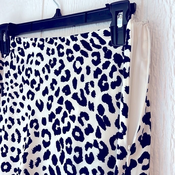 Express high rise skirt size 2 - Picture 3 of 4